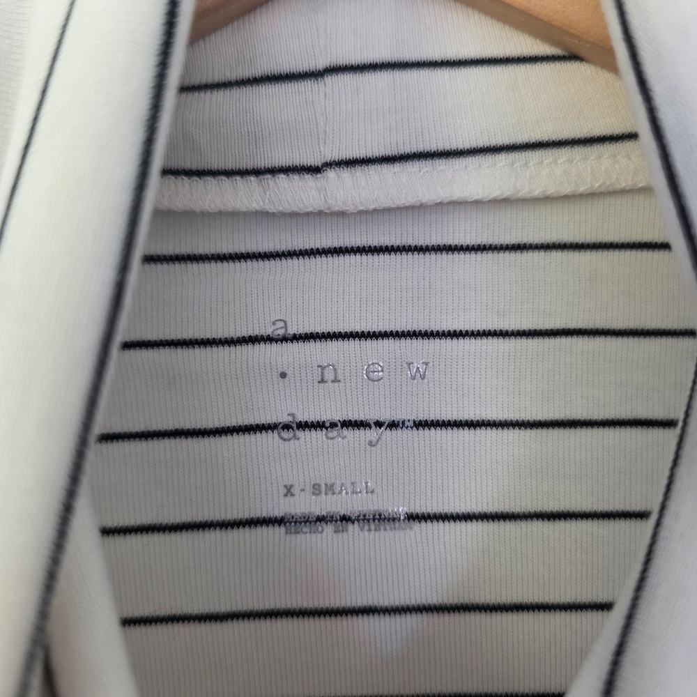 A New Day Women's‎ Short Sleeve Striped Turtleneck - Picture 3 of 4